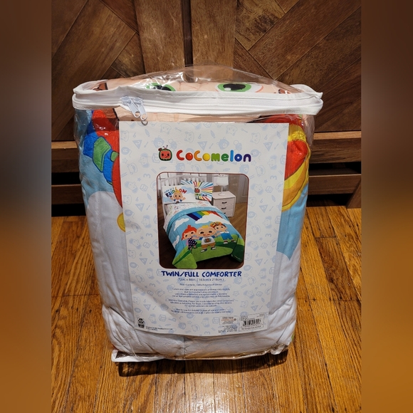 Cocomelon Twin/Full Comforter - Picture 3 of 3